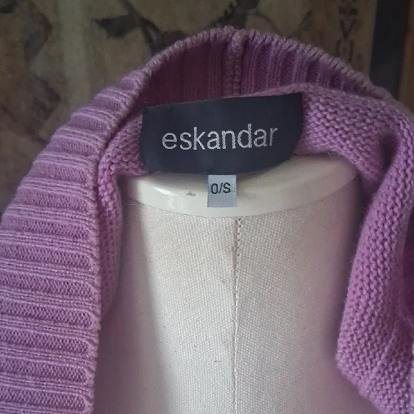 Chic V-Neck Pink Sweater Vest - Picture 2 of 4